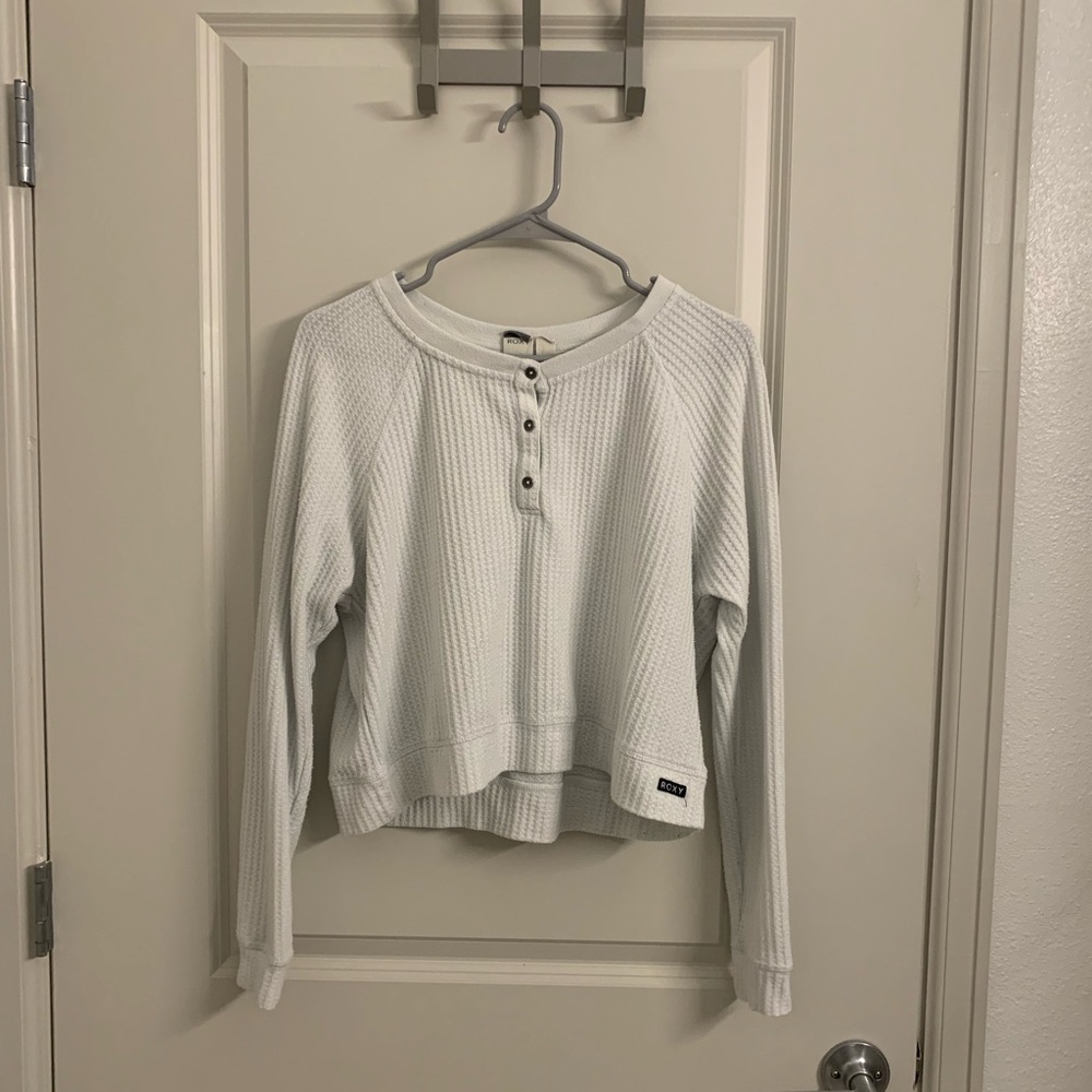 White long sleeve knitted top